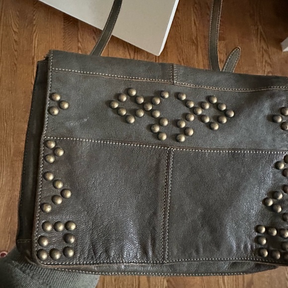 Isabella Fiore Olive Green leather crossbody purse - Picture 10 of 13